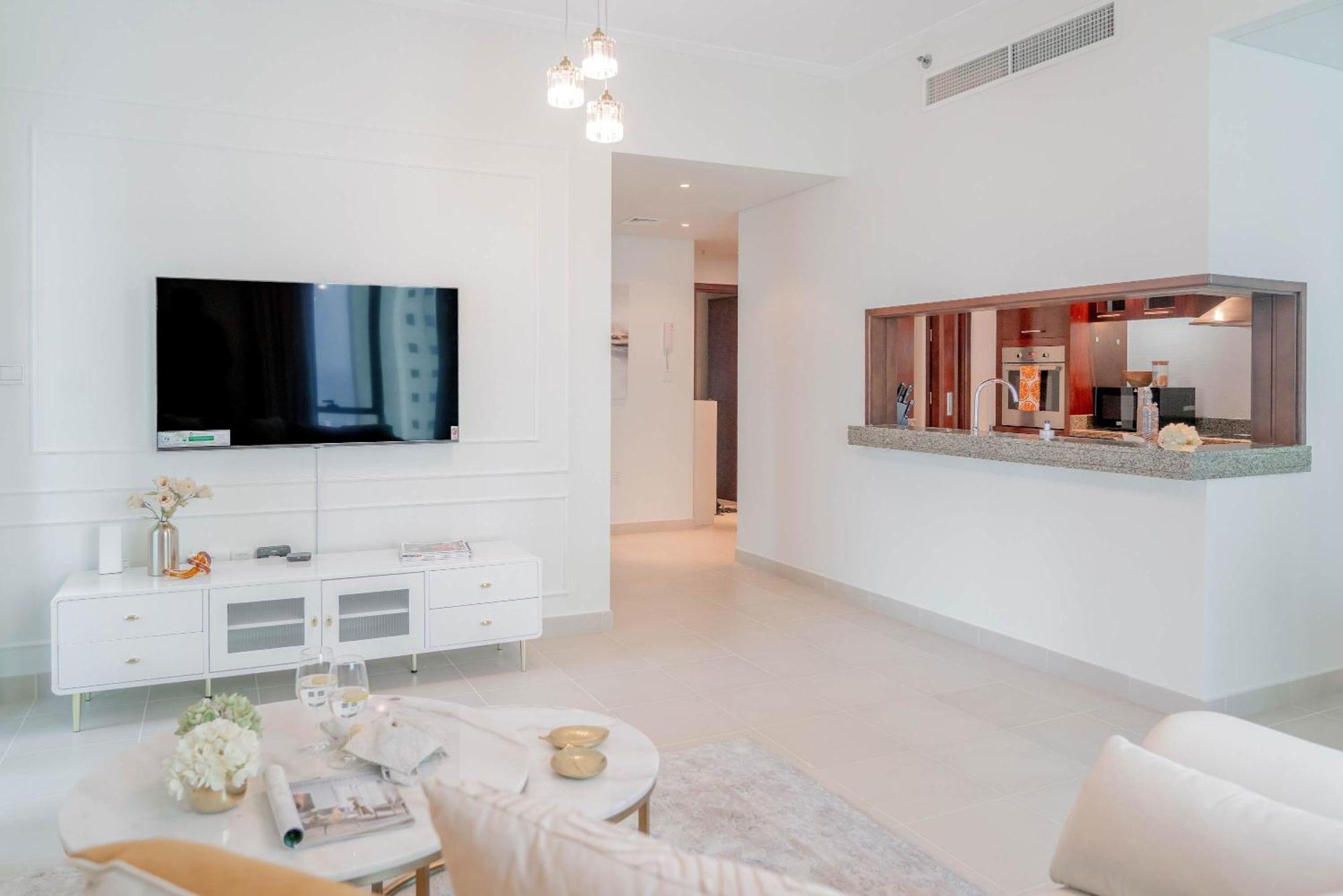 Frank Porter - Beauport Tower Apartment Dubai