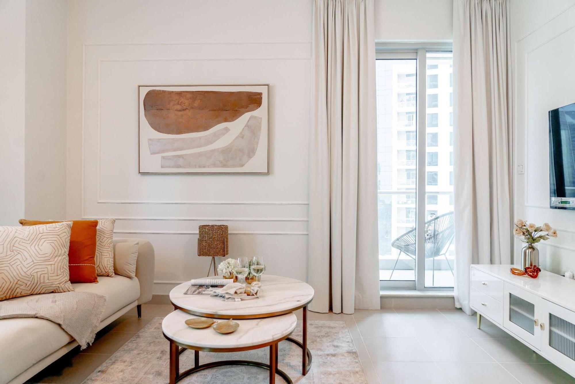 Frank Porter - Beauport Tower Apartment *