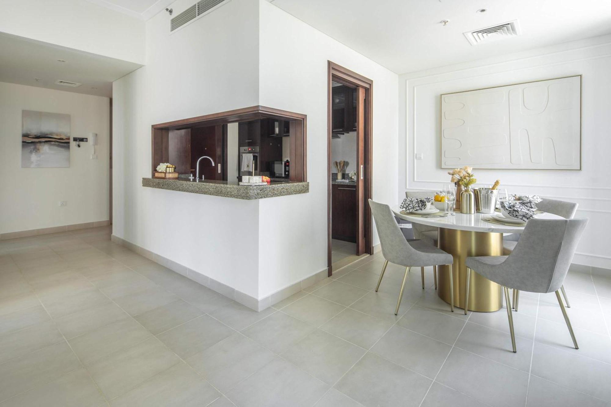 Frank Porter - Beauport Tower Apartment